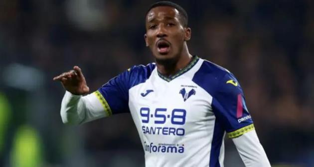 Wolves ký hợp đồng với 'cầu thủ nhanh nhất Serie A' Tchatchoua