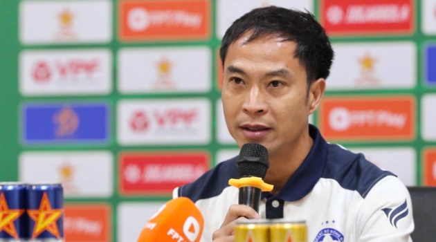 HLV Lê Đức Tuấn không hài lòng với Đà Nẵng, mong Gustavo sớm nhập tịch