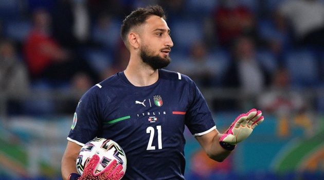 Sự thật đắng cay: Donnarumma cần tuyển Ý để mơ Quả Bóng Vàng