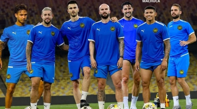 Truyền thông Malaysia xấu hổ vì bê bối nhập tịch của đội nhà