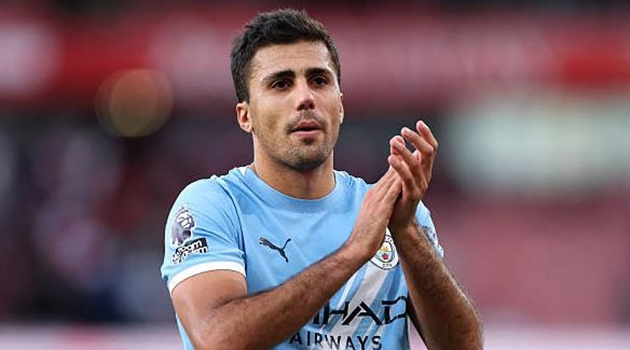 Chuyển nhượng tối 4/10: Man City có thể đổi Rodri; Zirkzee cân nhắc rời MU