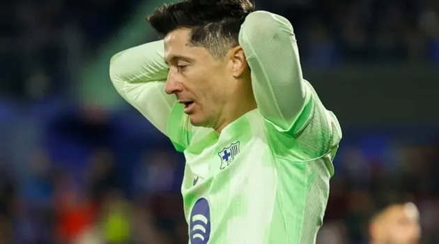 Lewandowski và tình thế bấp bênh tại Barca
