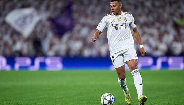 El Clasico: Mbappe lĩnh xướng hàng công Real Madrid đấu Barcelona