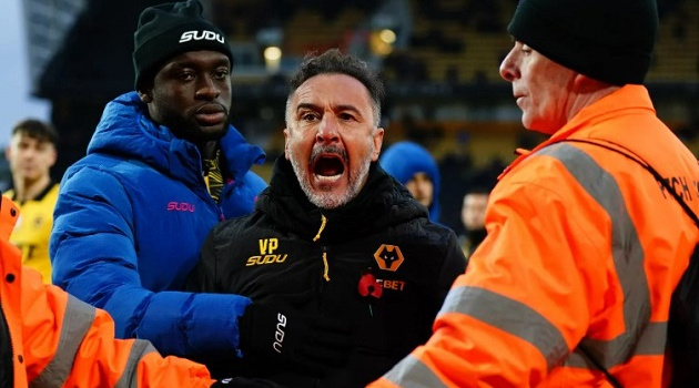 Pereira mất kiểm soát trước CĐV, Wolves vẫn chưa biết thắng