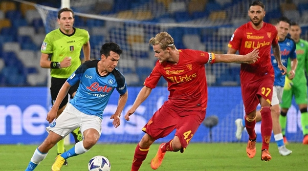 Soi trận Lecce vs Napoli: Khách lấn chủ