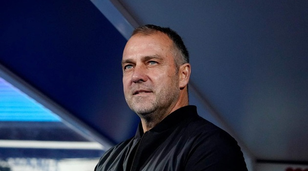 Hansi Flick trấn an Barcelona, tiếp tục dự án đến 2027