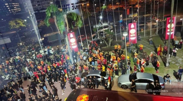 AFC dọa phạt nặng Selangor sau vụ CĐV Malaysia gây náo loạn