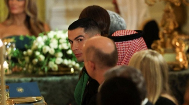 Ông Trump tiết lộ Barron là fan hâm mộ của Ronaldo tại tiệc Nhà Trắng