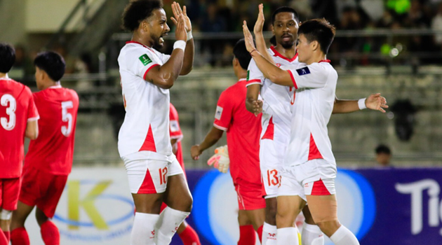 Hậu vệ Lào kinh hãi: Xuân Son có thể hình quá tốt, quá khỏe