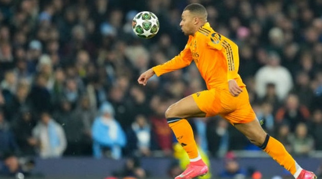 Nghỉ thi đấu cho tuyển Pháp, Mbappe bị soi chuyến du lịch đến Dubai