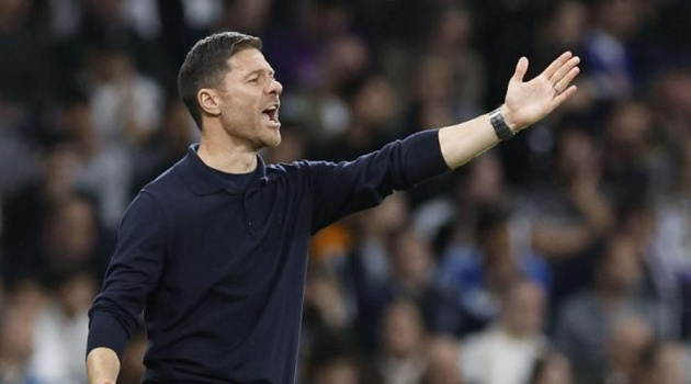 Xabi Alonso đối mặt trận đấu quyết định tương lai