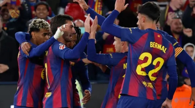 Khi Barca mở hội trong ngày trở lại Camp Nou