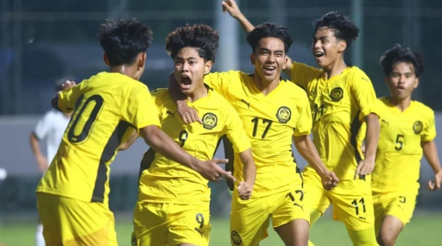 U17 Malaysia thắng nhọc Hồng Kông, bị CĐV chê nhạt nhòa