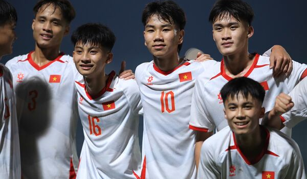 Hủy diệt Macau, U17 Việt Nam đòi lại ngôi đầu từ tay Malaysia