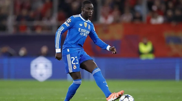 Mendy tái xuất ấn tượng giúp Xabi Alonso giải bài toán hàng thủ Real Madrid