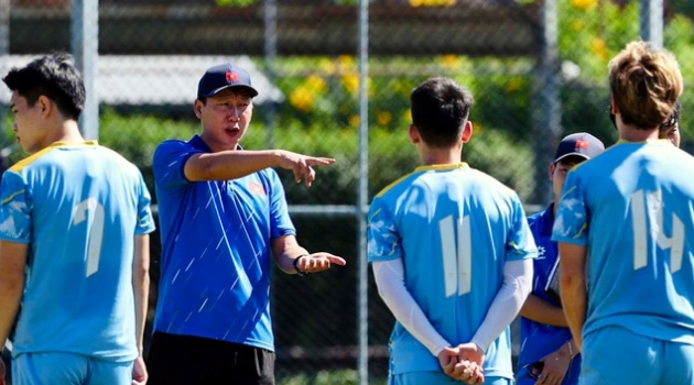 U22 Việt Nam tập luyện dưới nắng nóng chuẩn bị cho trận gặp Malaysia