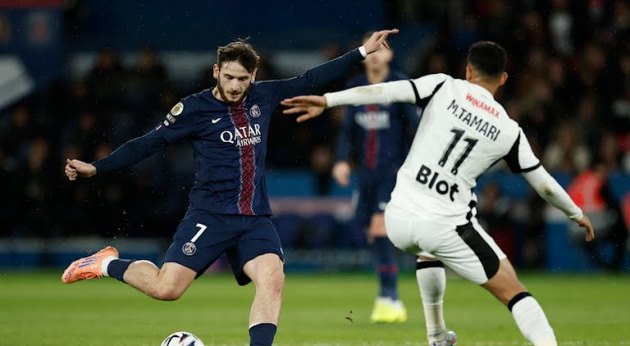 Kvaratskhelia tỏa sáng, PSG đè bẹp Rennes 5-0 tại Parc des Princes