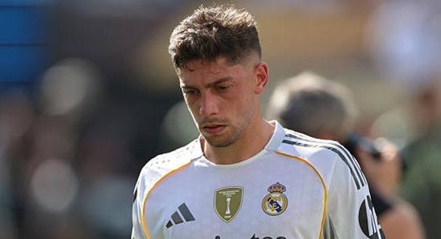 Federico Valverde nén đau thi đấu 3 tuần để cứu ghế HLV Alonso