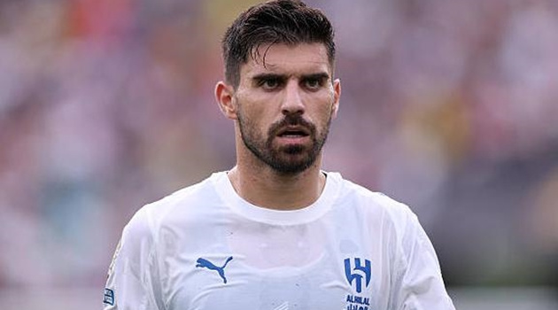 Chuyển nhượng tối 17/12: Man United cân nhắc chiêu mộ Ruben Neves; Inter Miami “dọn đường” đón Lewandowski