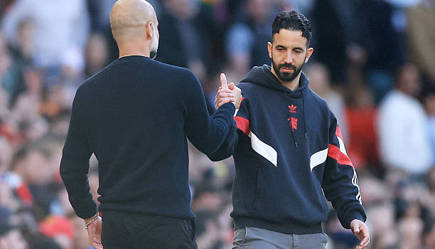 Hai nửa thành Manchester và những nước cờ chuyển nhượng trong tháng Một