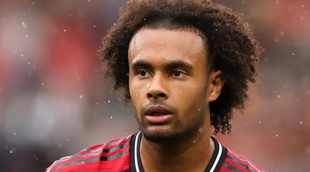 Zirkzee và nghịch lý Old Trafford: Ở lại không phải vì MU cần