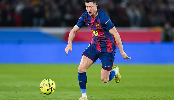 Robert Lewandowski và sự chuyển dịch vị thế tại Barcelona
