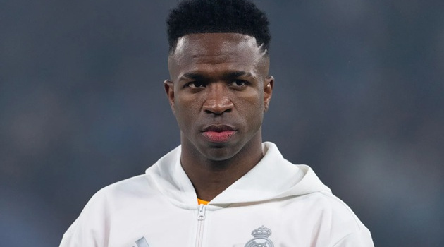 Vinicius nhượng bộ để chốt tương lai tại Real