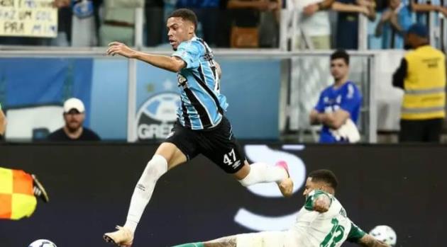 Aston Villa chi 12 triệu euro mua sao trẻ Brazil