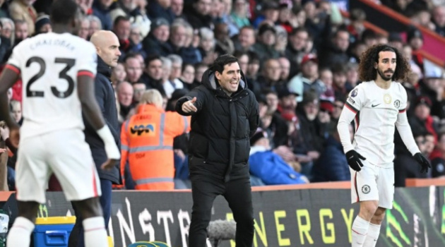 Iraola dập tắt tin đồn dẫn dắt Chelsea thay Maresca