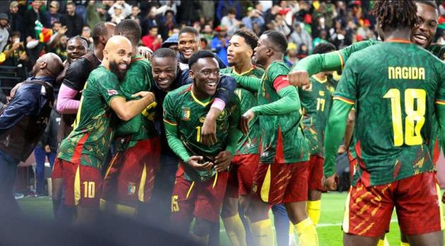 Sư tử Cameroon gầm vang, tiễn Nam Phi rời AFCON
