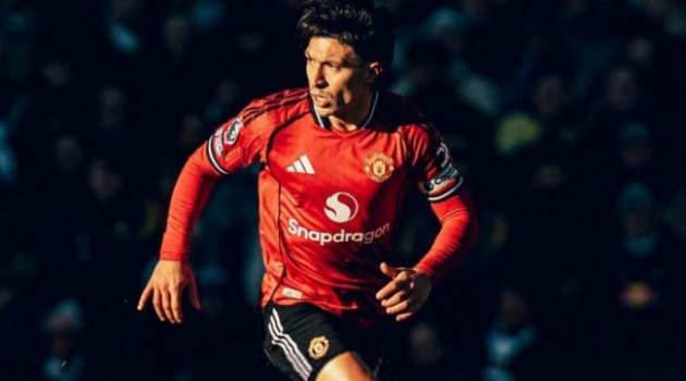 Thắng 100% tranh chấp, Martinez làm điểm tựa cho Quỷ đỏ