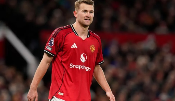 De Ligt nối dài thống kê kỳ lạ sau khi MU sa thải Amorim