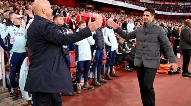 Sutton chê Liverpool trung bình, tin Arsenal thắng dễ