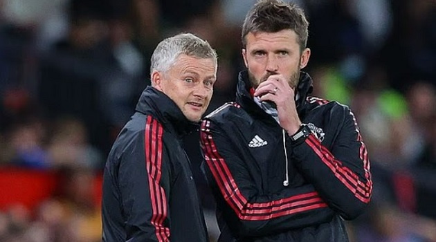 Solskjaer đấu Carrick giành ghế tạm quyền MU