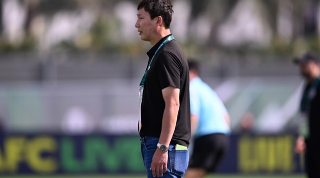 Báo Trung Quốc giải mã nước cờ cao tay của thầy Kim