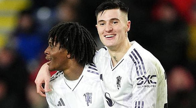 Sesko thất vọng dù lập cú đúp cho Man United