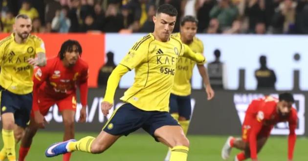 Ronaldo cán mốc 180 bàn phạt đền khi Al Nassr thua Al Qadsiah