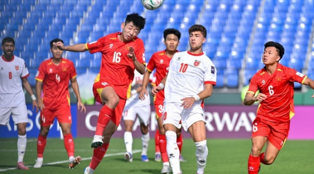 U23 Việt Nam cần giữ đôi chân trên mặt đất để thắng Kyrgyzstan