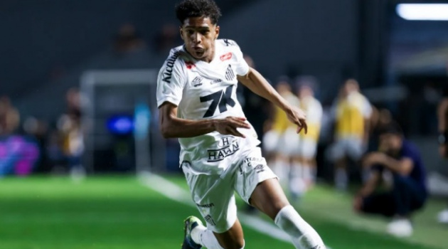 Romano xác nhận Tottenham đạt thỏa thuận mua Souza