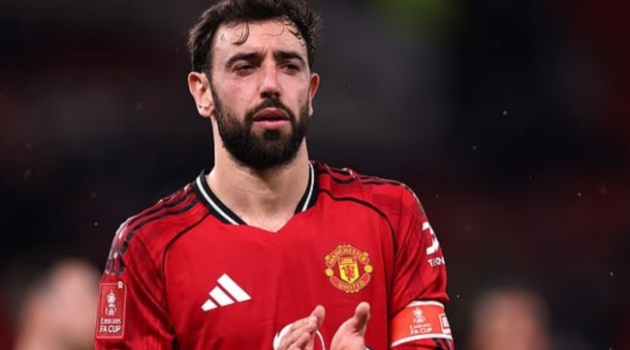 Hacker chiếm tài khoản của Fernandes, đăng tin xúc phạm MU