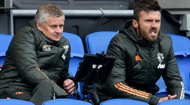 Carrick tái xuất MU với điểm tựa 10 ngày rực rỡ