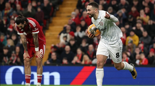 Sự ngạo mạn làm lu mờ ngày thi đấu điểm 10 của Szoboszlai