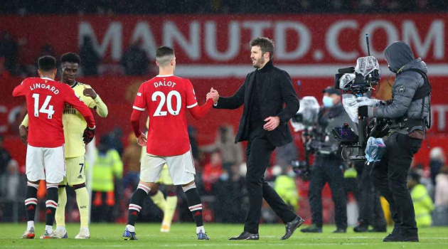 Hành trang bất bại giúp Carrick tái xuất ghế nóng M.U