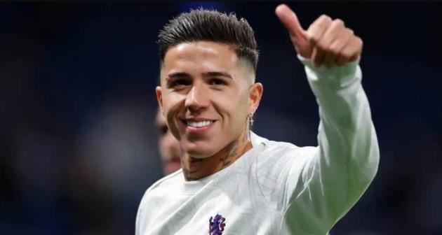 Chelsea lo sốt vó khi PSG tiếp cận bom tấn Enzo Fernandez