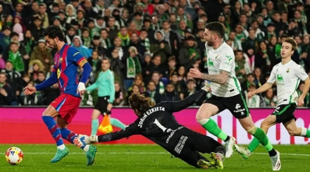 Người hùng Ferran Torres nói gì sau trận thắng nhọc của Barca?