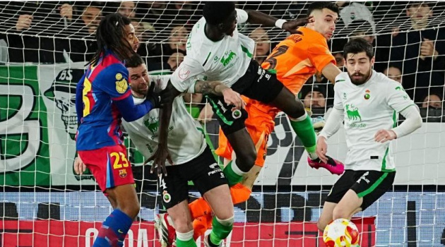 Ferran Torres thán phục pha cứu thua quyết định của Joan Garcia