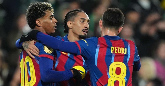 Yamal chạm mốc 10 bàn và 11 kiến tạo cho Barca