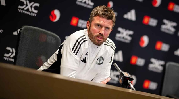 Michael Carrick sẵn sàng gắn bó lâu dài, quyết đấu Man City cùng MU