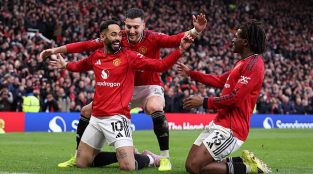 Carrick ra mắt hoàn hảo, MU bắn hạ Man City 2-0 tại Old Trafford