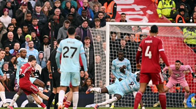 Wirtz lập siêu phẩm khiến Dawson phấn khích